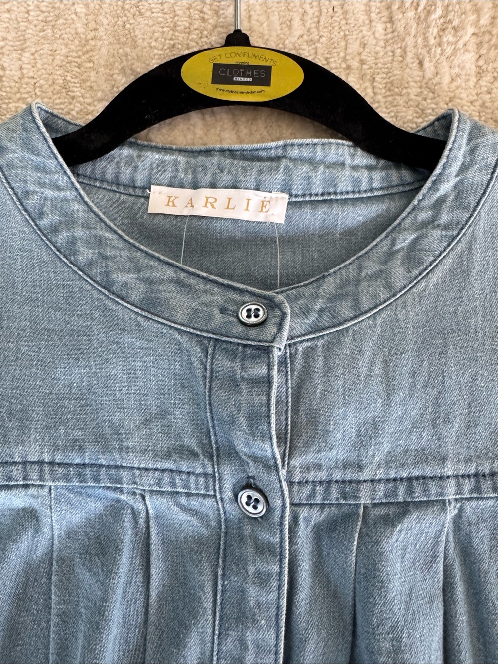 Karlie Light Wash Chambray Button Front Puff Sleeve Top Pleated NWT Medium - Picture 8 of 10